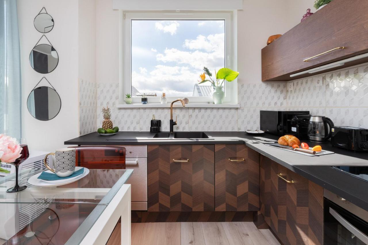 Przestronne 2 Oddzielne Sypialnie Caly Apartament W Spokojnej Dzielnicy Borkowo  Exterior photo